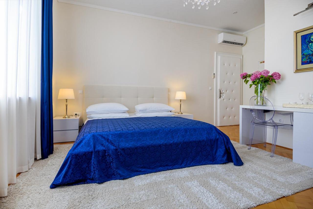 Palace Schoen Milesi - Esense Of Prestige - Private Pool - Free Parking - Old Money Style Luxury Rooms - Walking Distance To The Old Town, The Beach And All Amenities - Buralux Properties Сплит Екстериор снимка